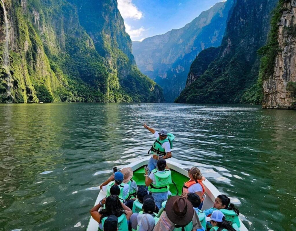 Mexico-tour-Mexico-Cannoon-del-Sumidero