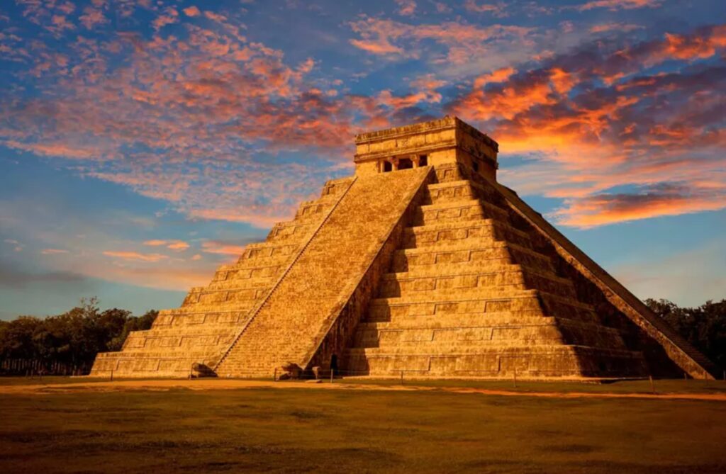 Mexico tour-Chichen-Itza-sunset